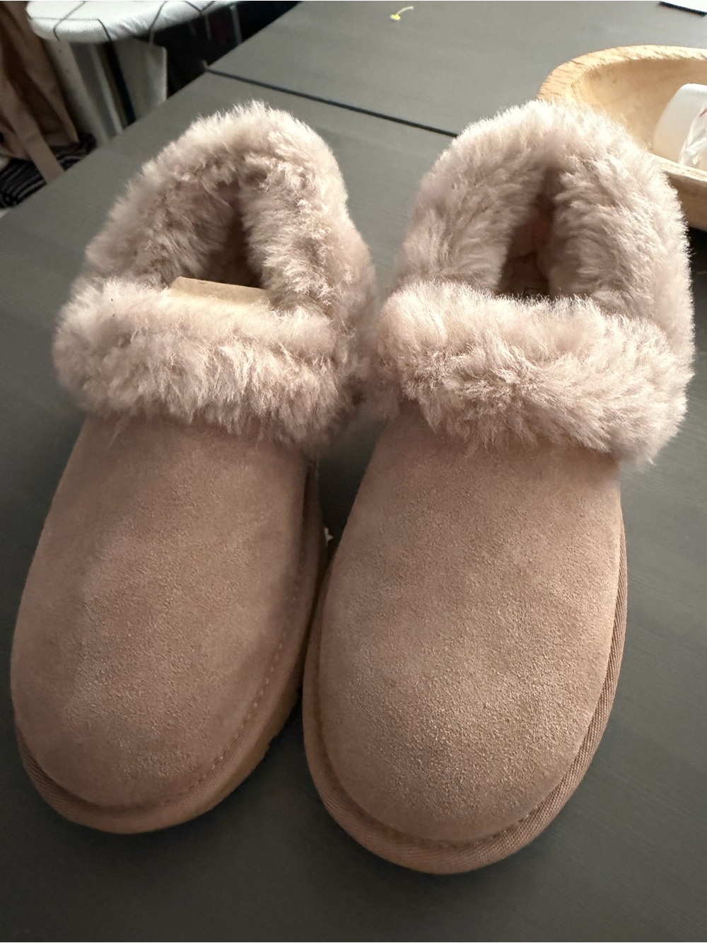 Ugg Plush Shearling-Trim Slip-On Women's Slippers in Taupe New no packaging